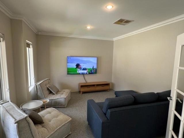 Beachy Vibes in Karrinyup