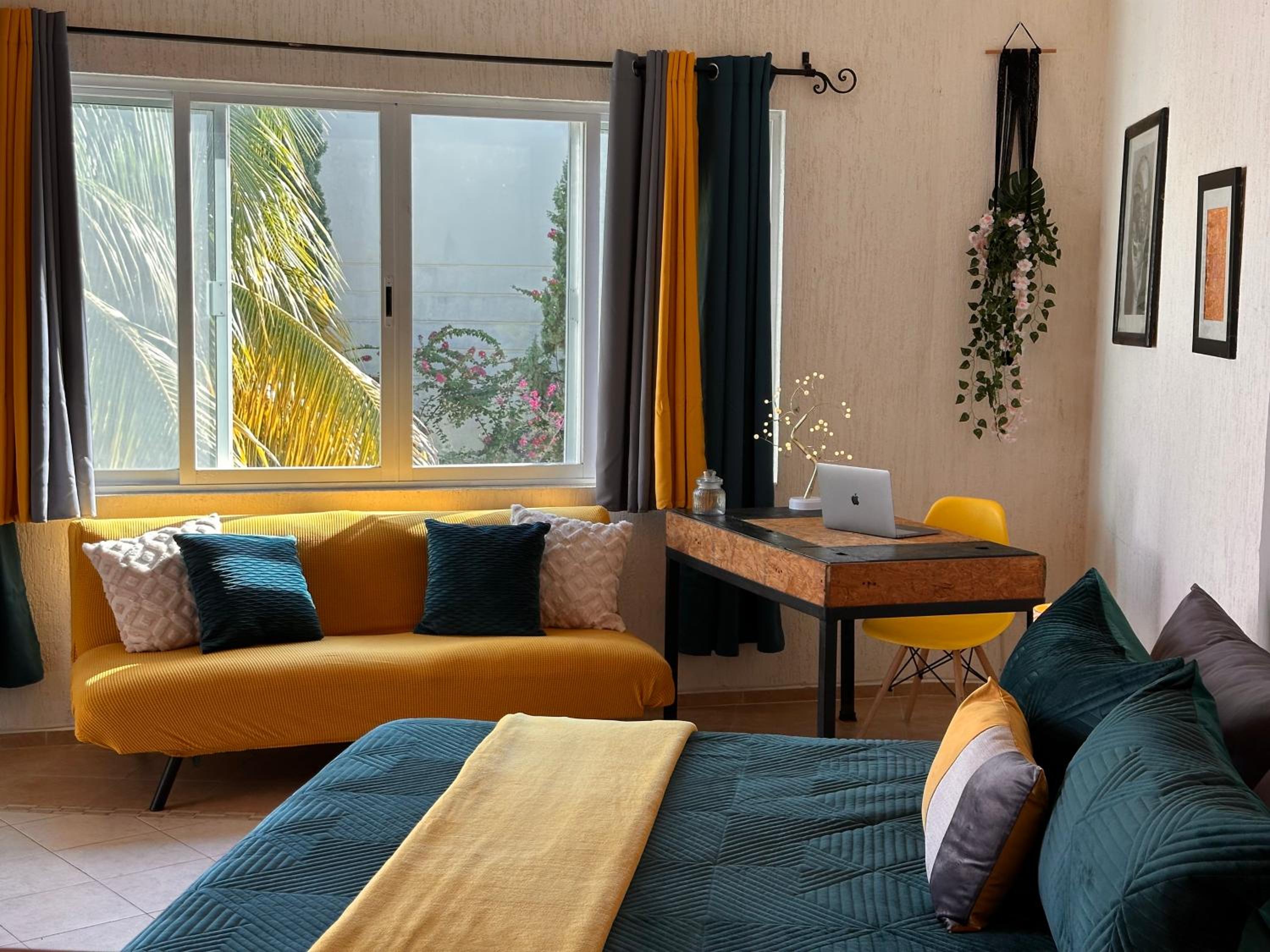 BEAUTIFUL & COZY NEAR BEACH Apartment Pool & KingSize Bed