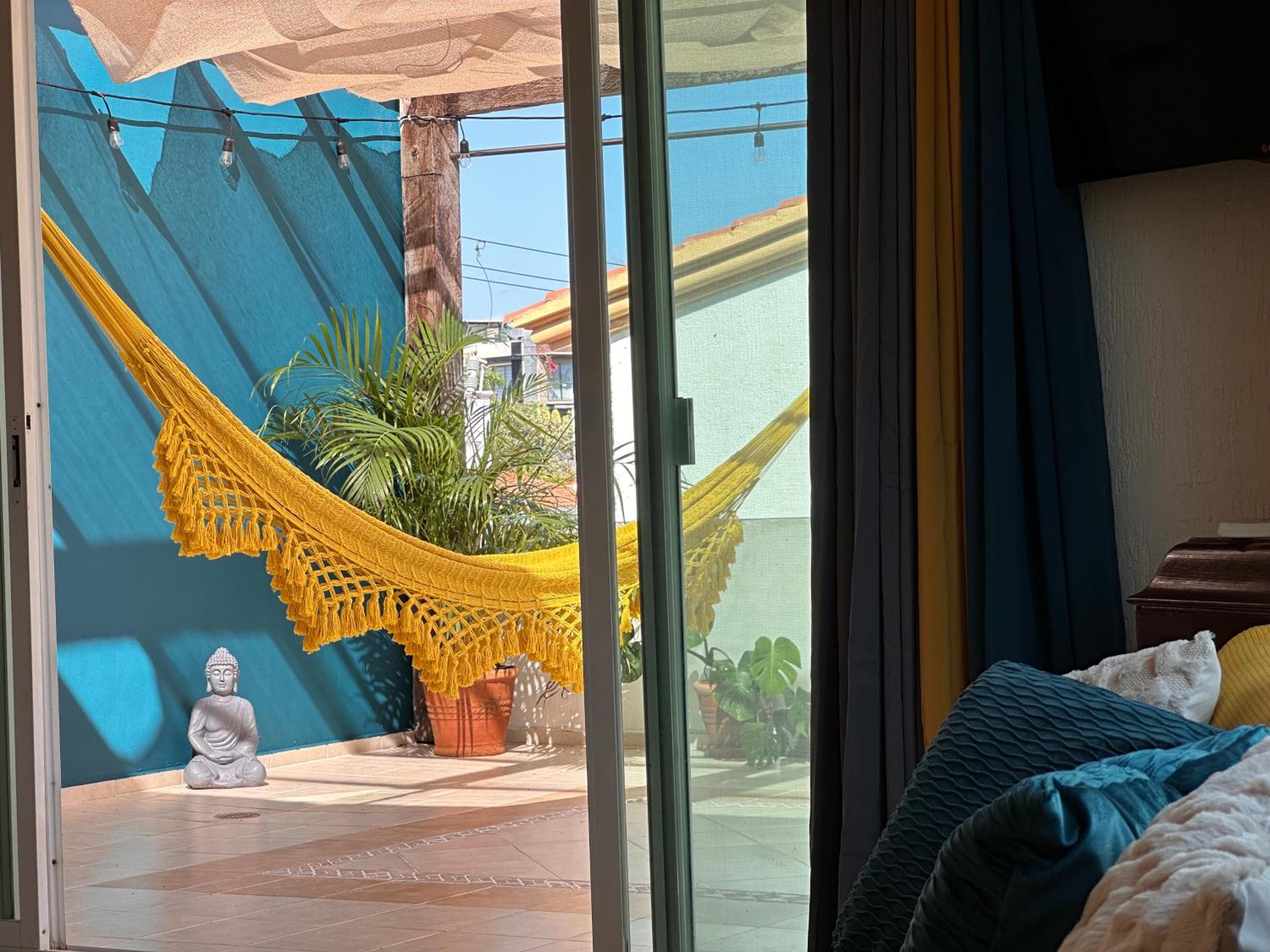 BEAUTIFUL & COZY NEAR BEACH Apartment Pool & KingSize Bed