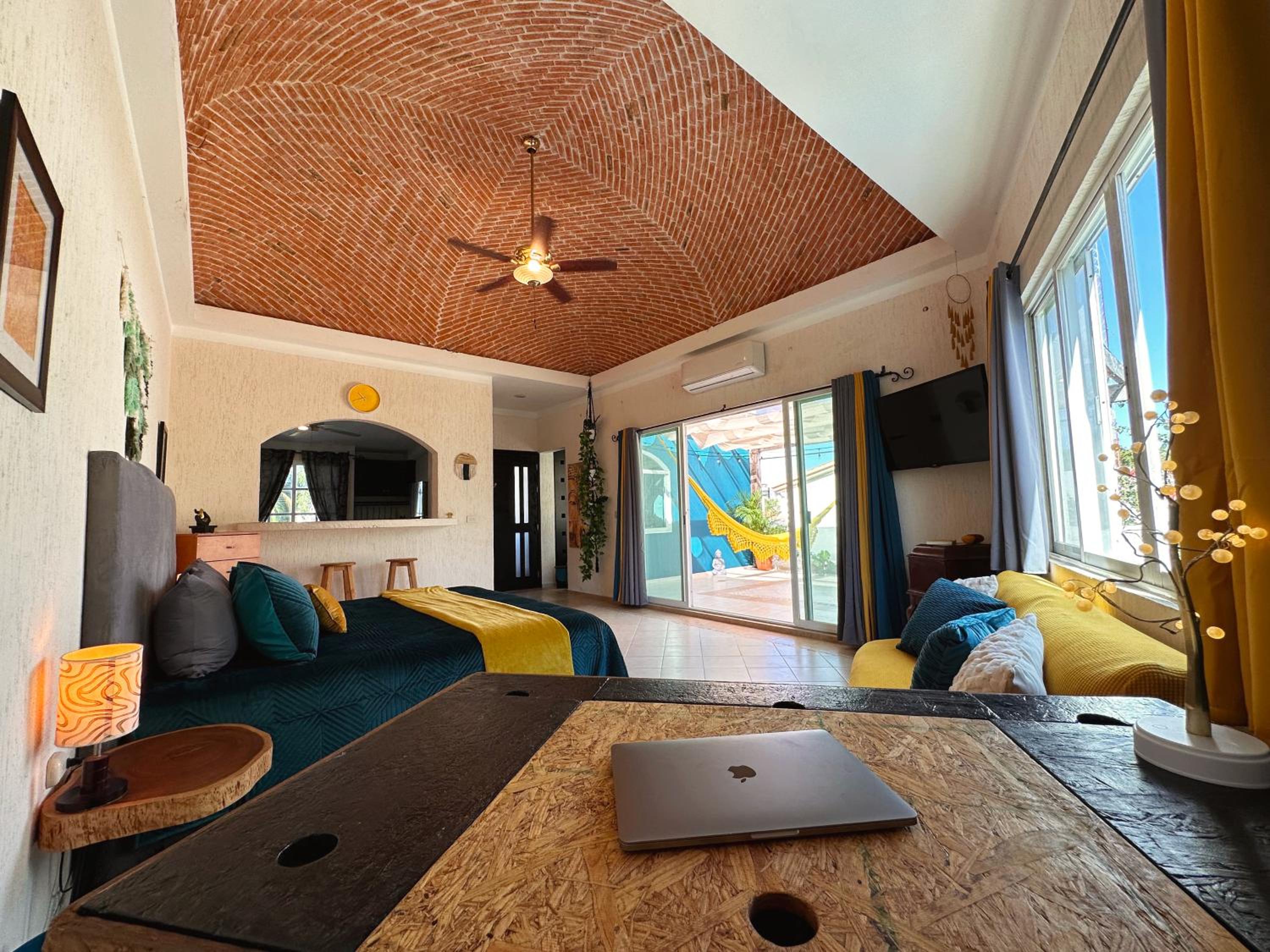 BEAUTIFUL & COZY NEAR BEACH Apartment Pool & KingSize Bed