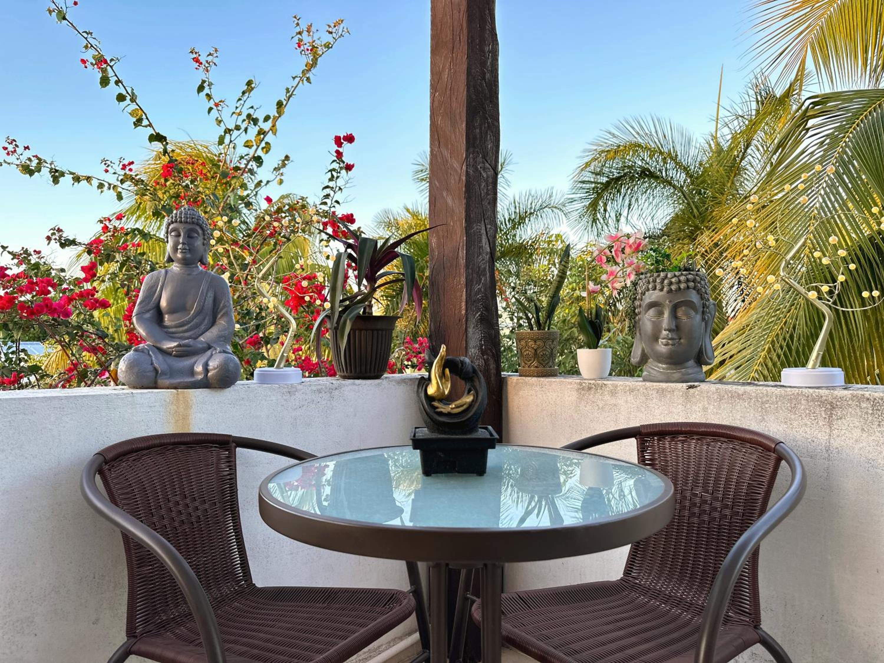 BEAUTIFUL & COZY NEAR BEACH Apartment Pool & KingSize Bed