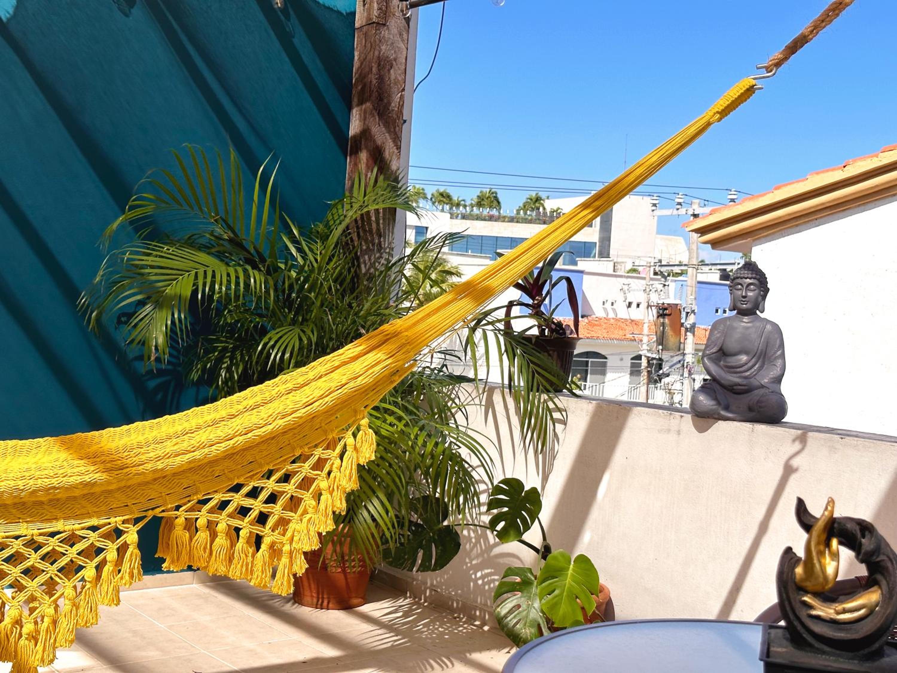 BEAUTIFUL & COZY NEAR BEACH Apartment Pool & KingSize Bed
