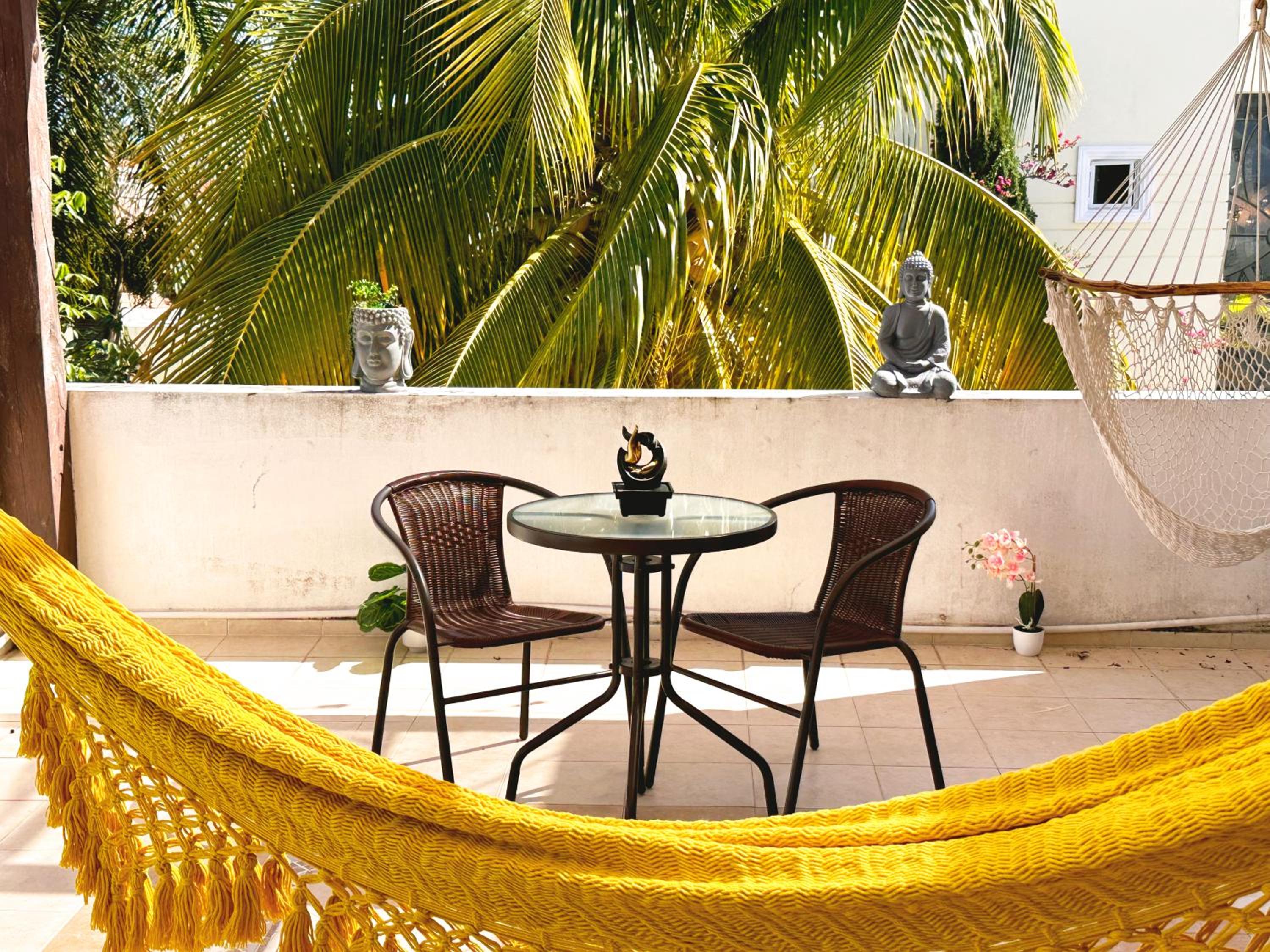 BEAUTIFUL & COZY NEAR BEACH Apartment Pool & KingSize Bed