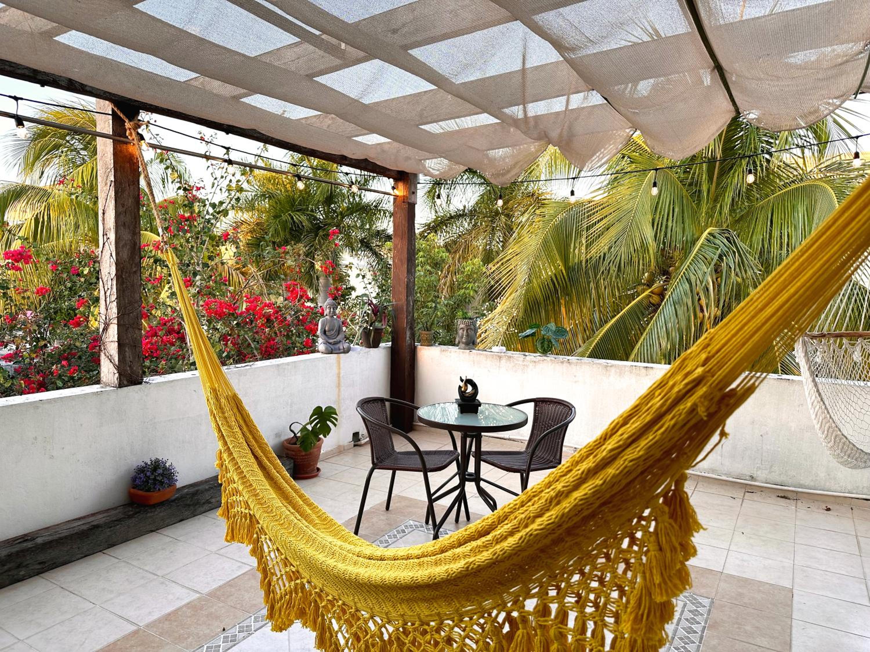 BEAUTIFUL & COZY NEAR BEACH Apartment Pool & KingSize Bed