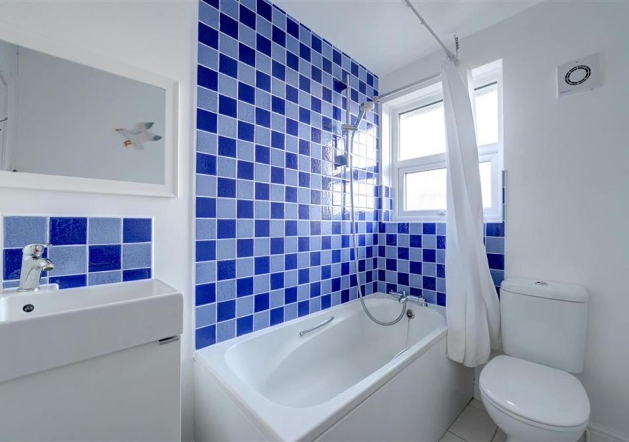 2 Bed in Whitby oc-w970b