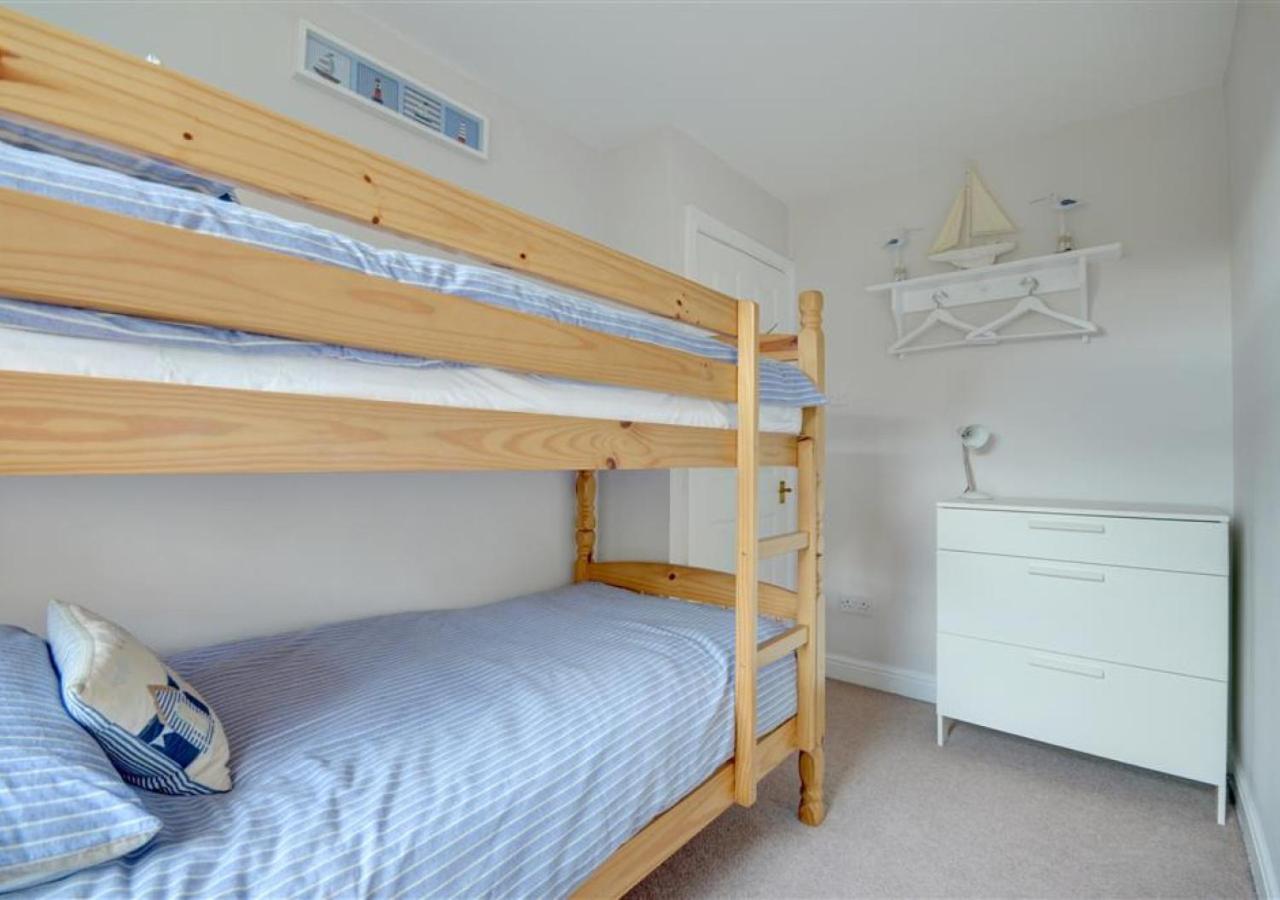 2 Bed in Whitby oc-w970b