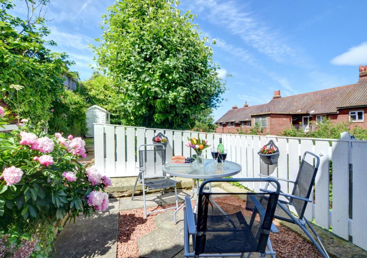 2 Bed in Whitby oc-w970b