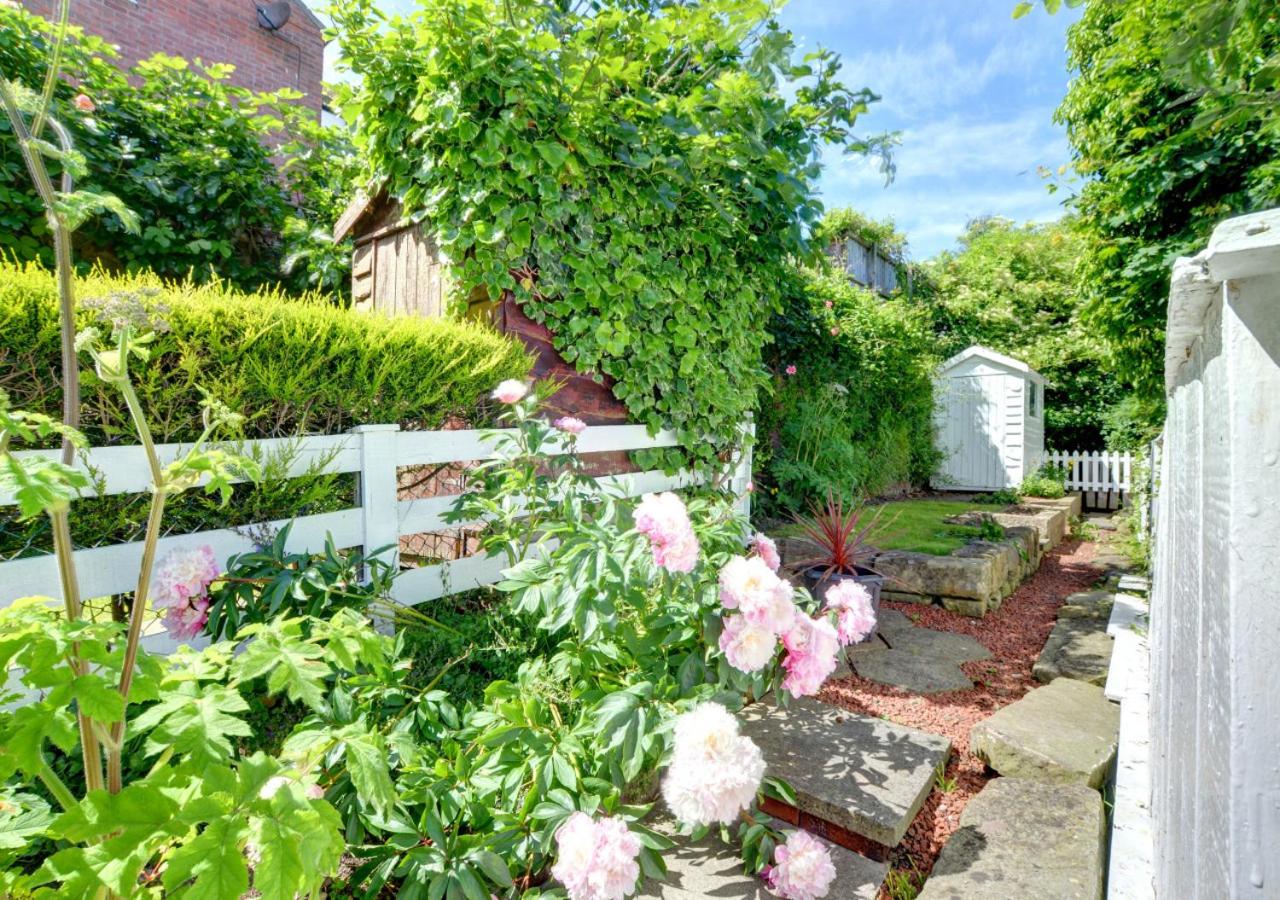 2 Bed in Whitby oc-w970b