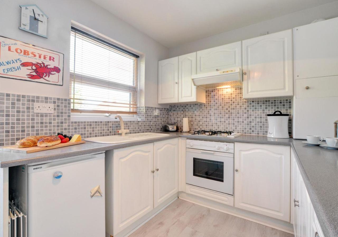 2 Bed in Whitby oc-w970b