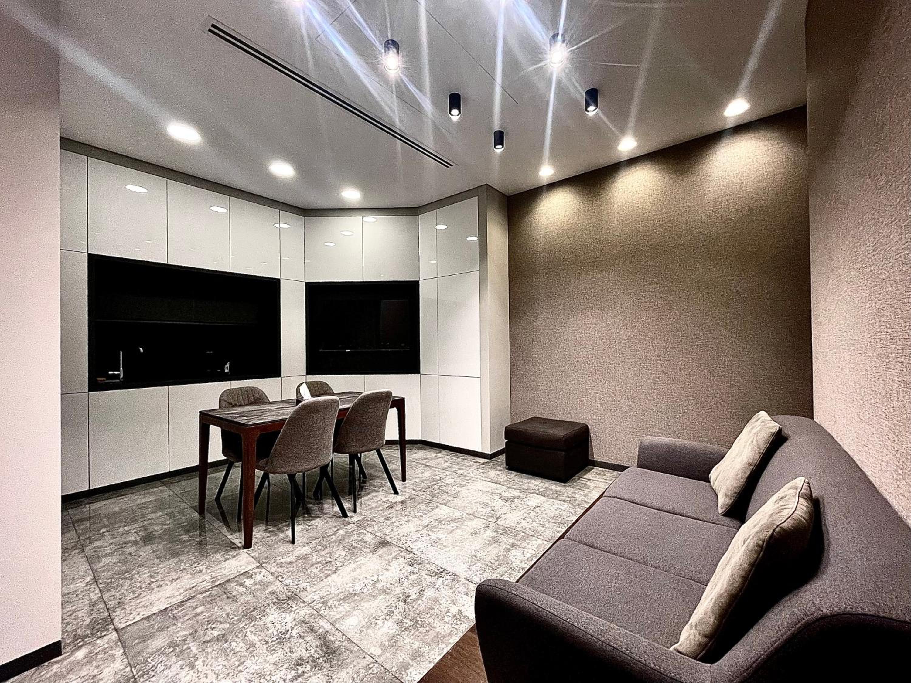 AVENUE RESIDENCE by AY North Avenue
