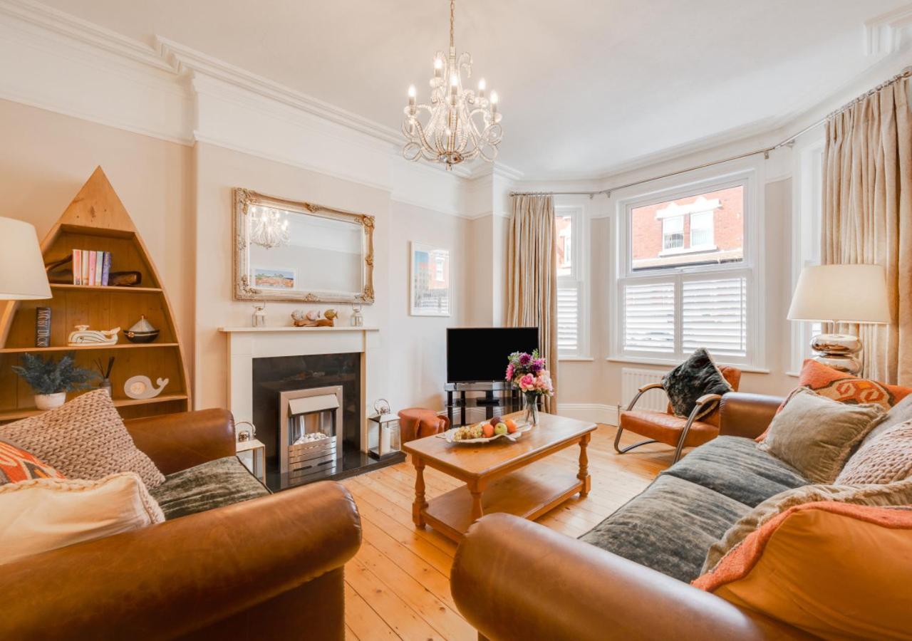 4 Bed in Whitby oc-w1030