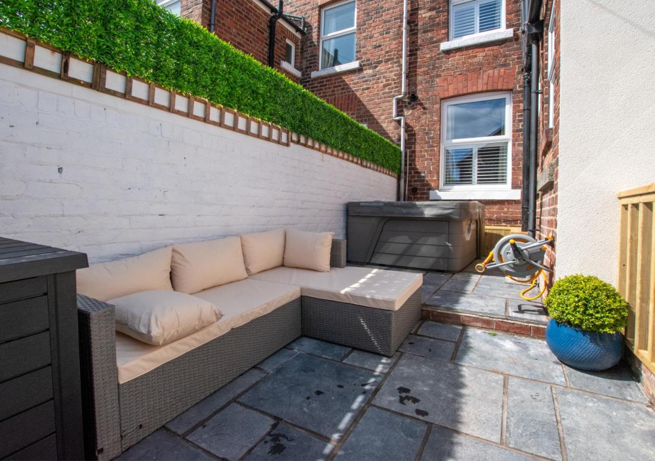 4 Bed in Whitby oc-w1030