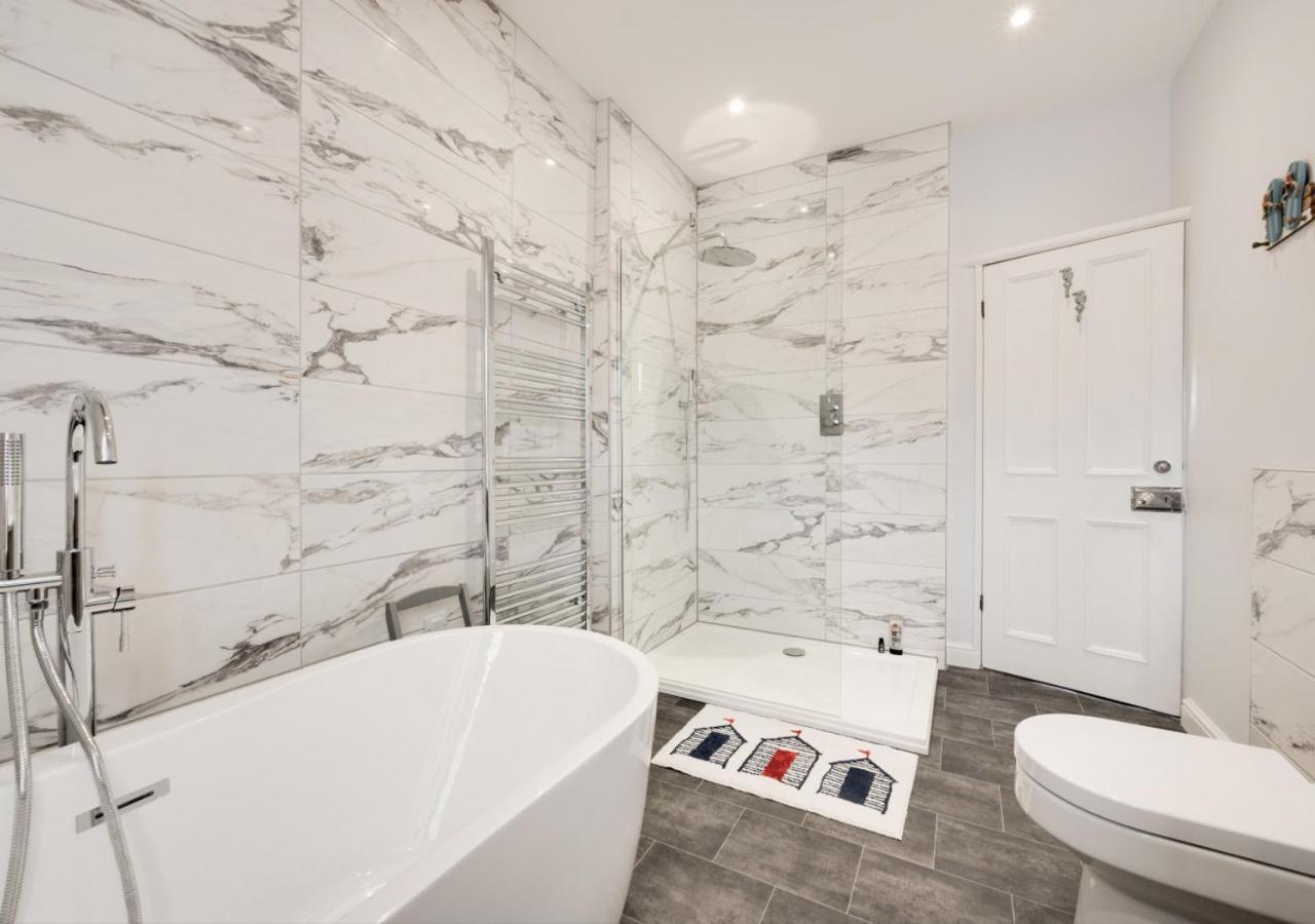 4 Bed in Whitby oc-w1030