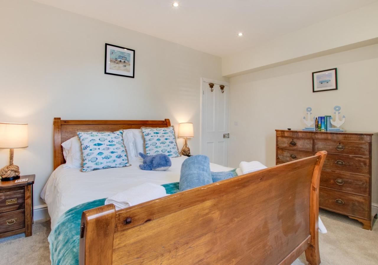 4 Bed in Whitby oc-w1030