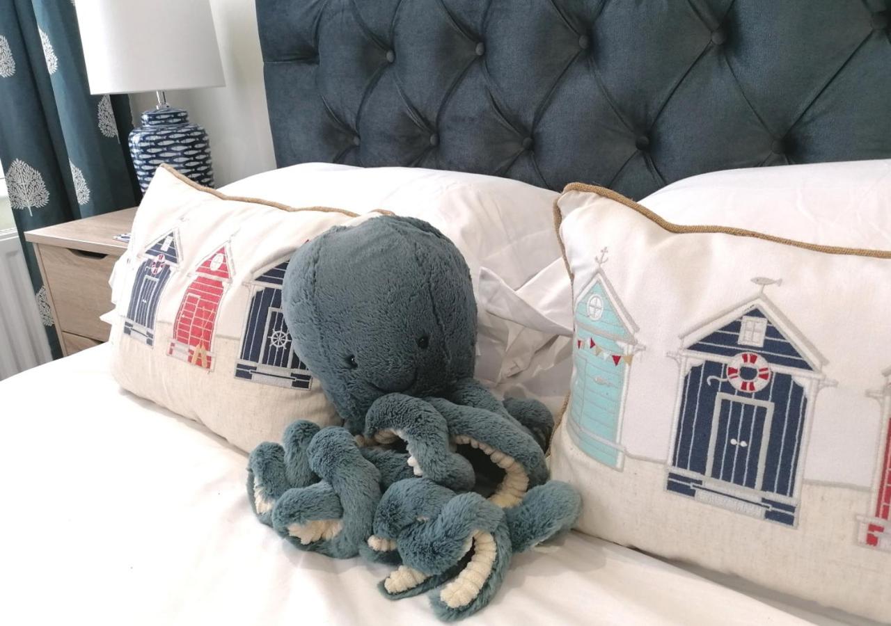 4 Bed in Whitby oc-w1030