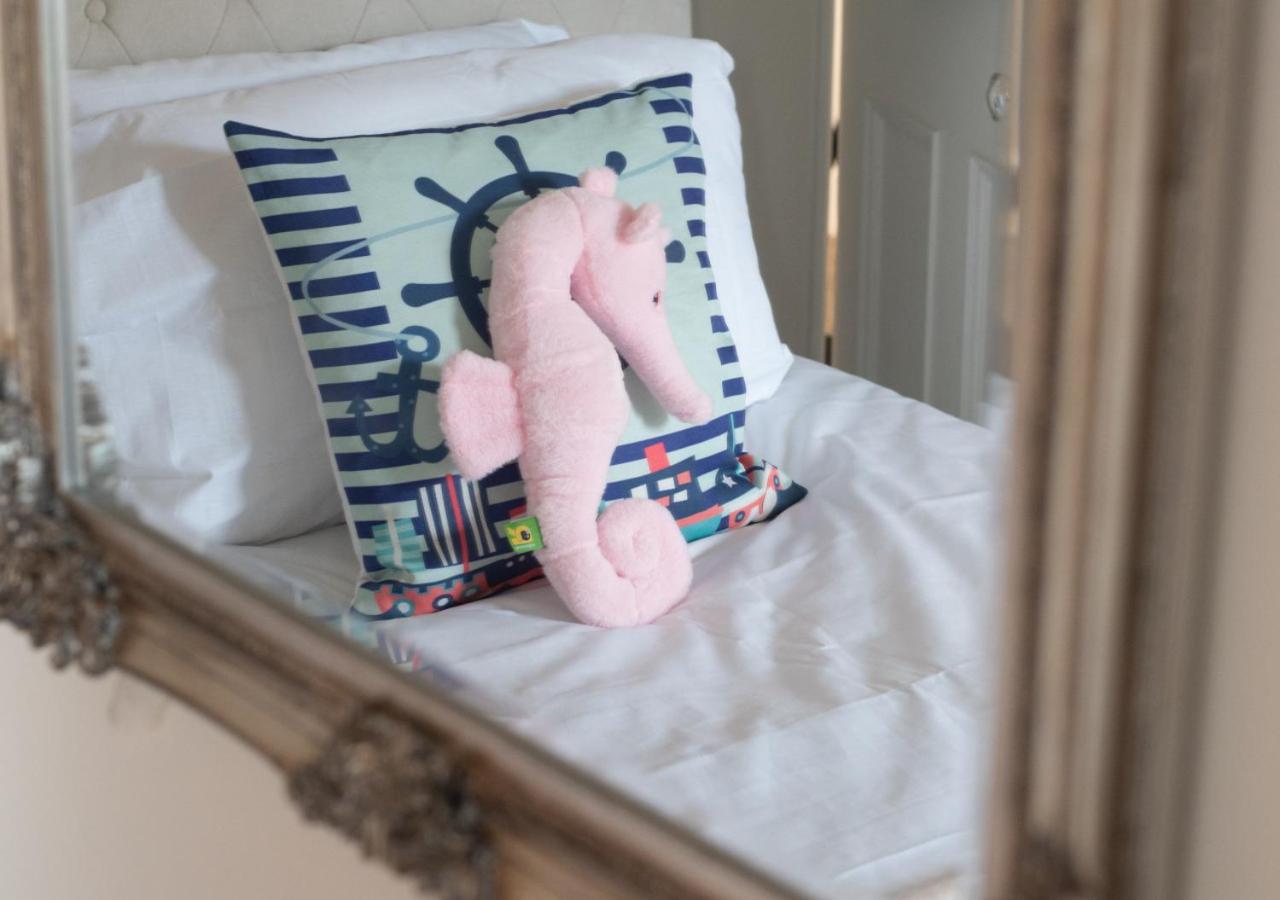 4 Bed in Whitby oc-w1030