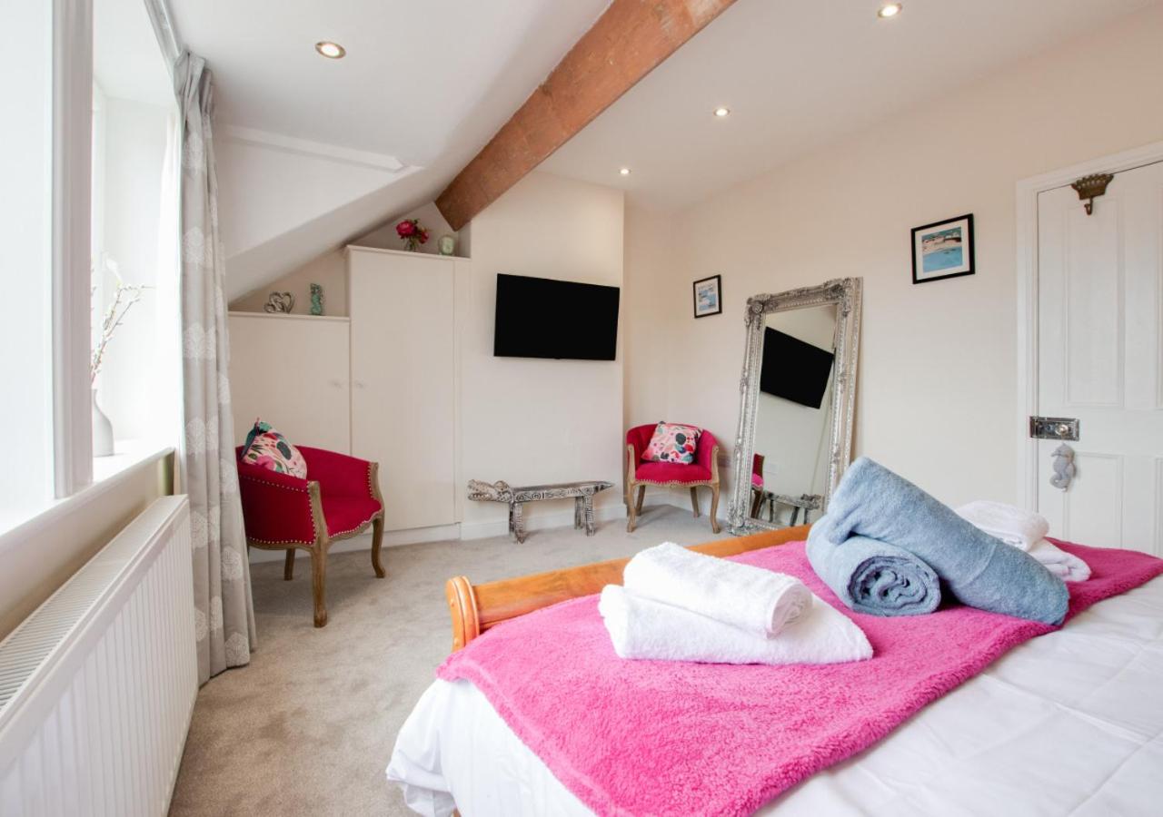 4 Bed in Whitby oc-w1030