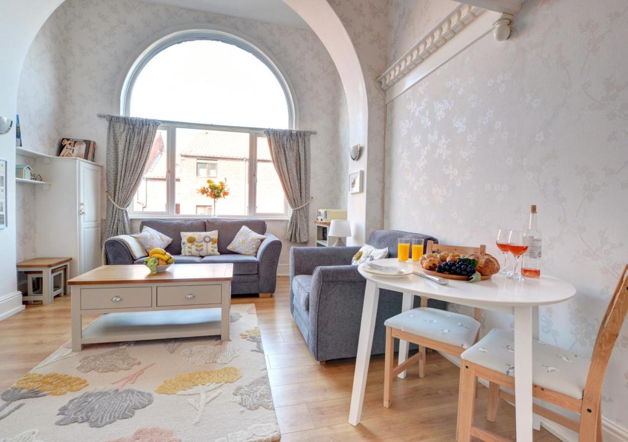 1 Bed in Whitby oc-w427