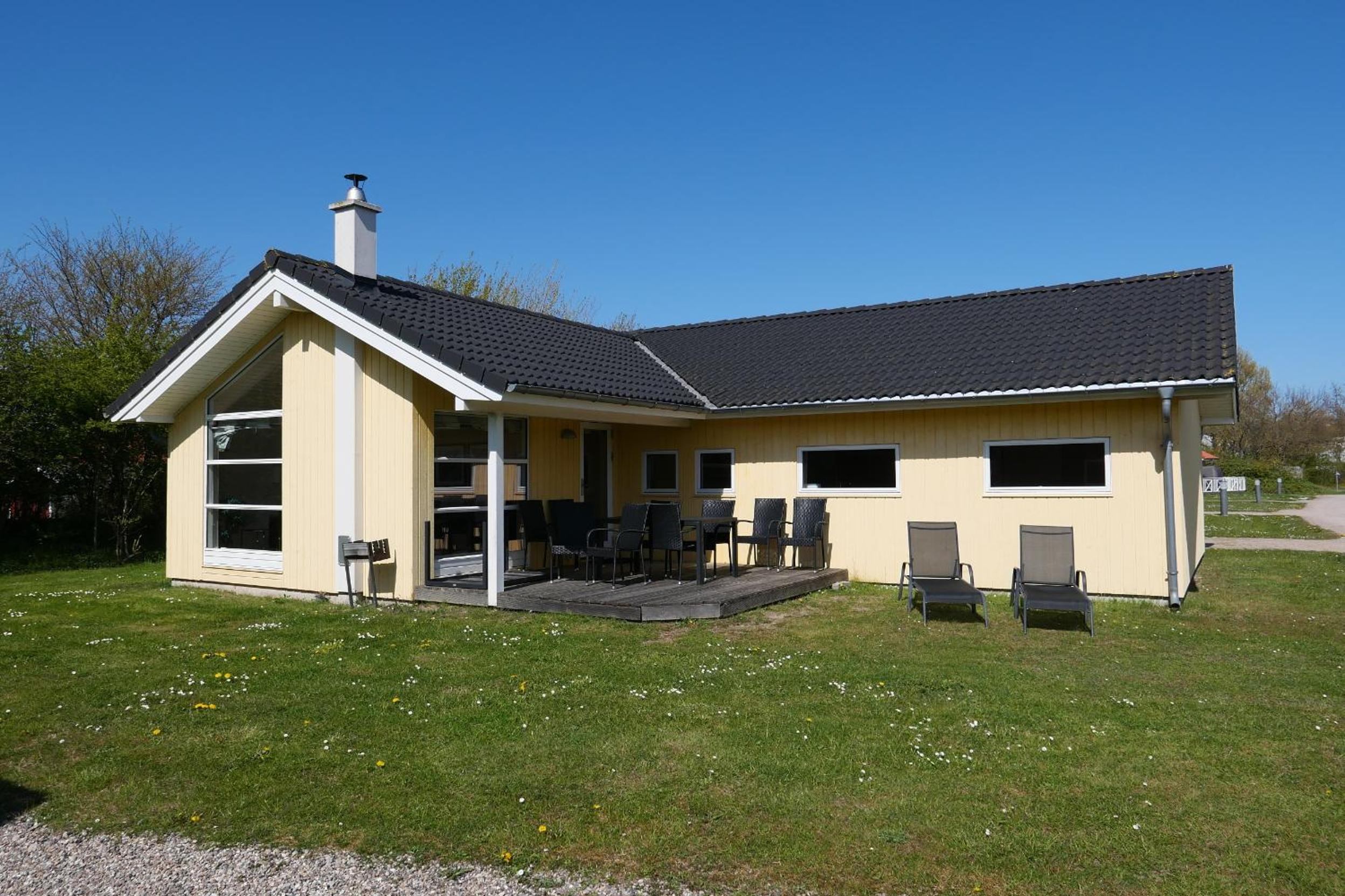 Resort 1 Surfer's Residence E 137