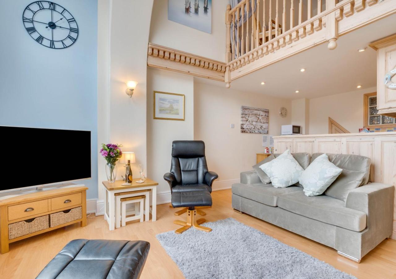 2 Bed in Whitby oc-w507 view 2