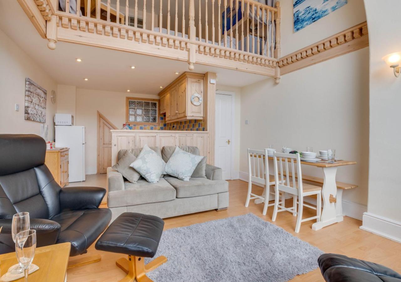 2 Bed in Whitby oc-w507 view 3