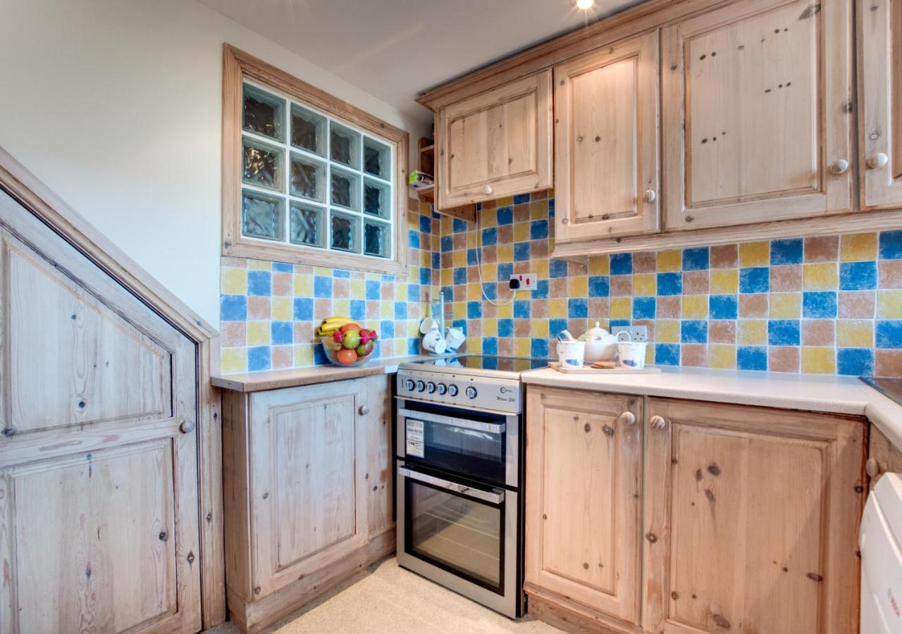 2 Bed in Whitby oc-w507 view 4