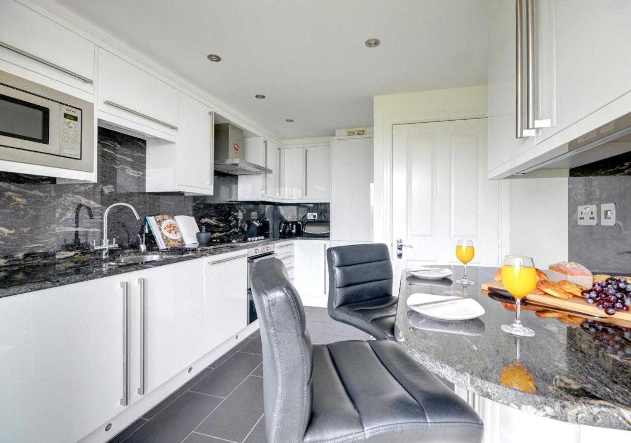 2 Bed in Whitby oc-w408