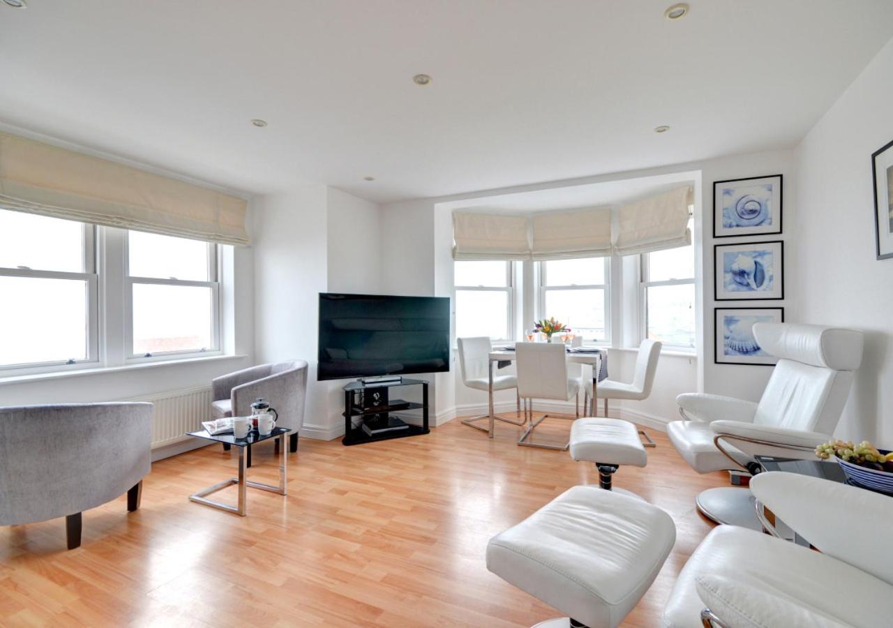 2 Bed in Whitby oc-w408