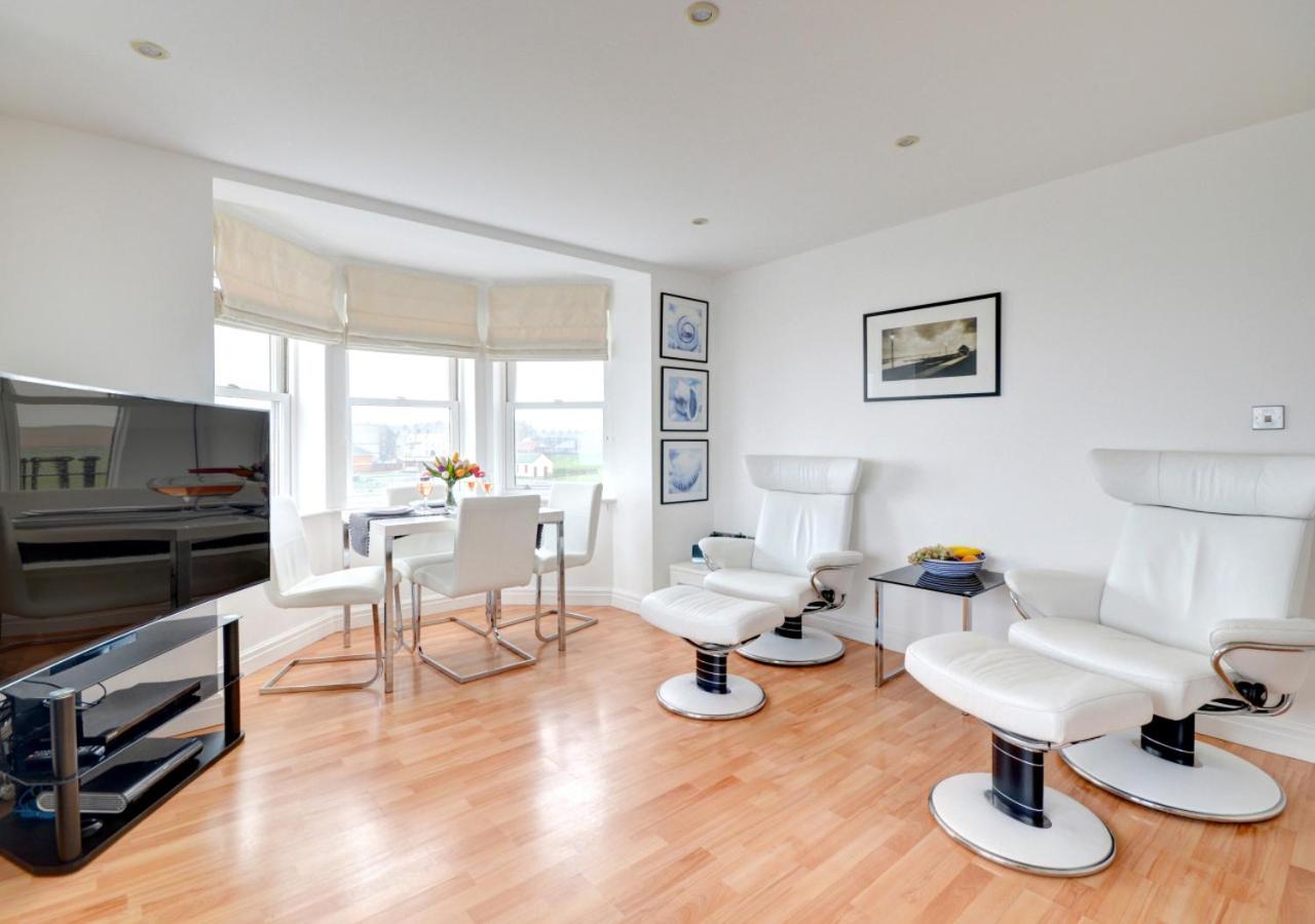 2 Bed in Whitby oc-w408