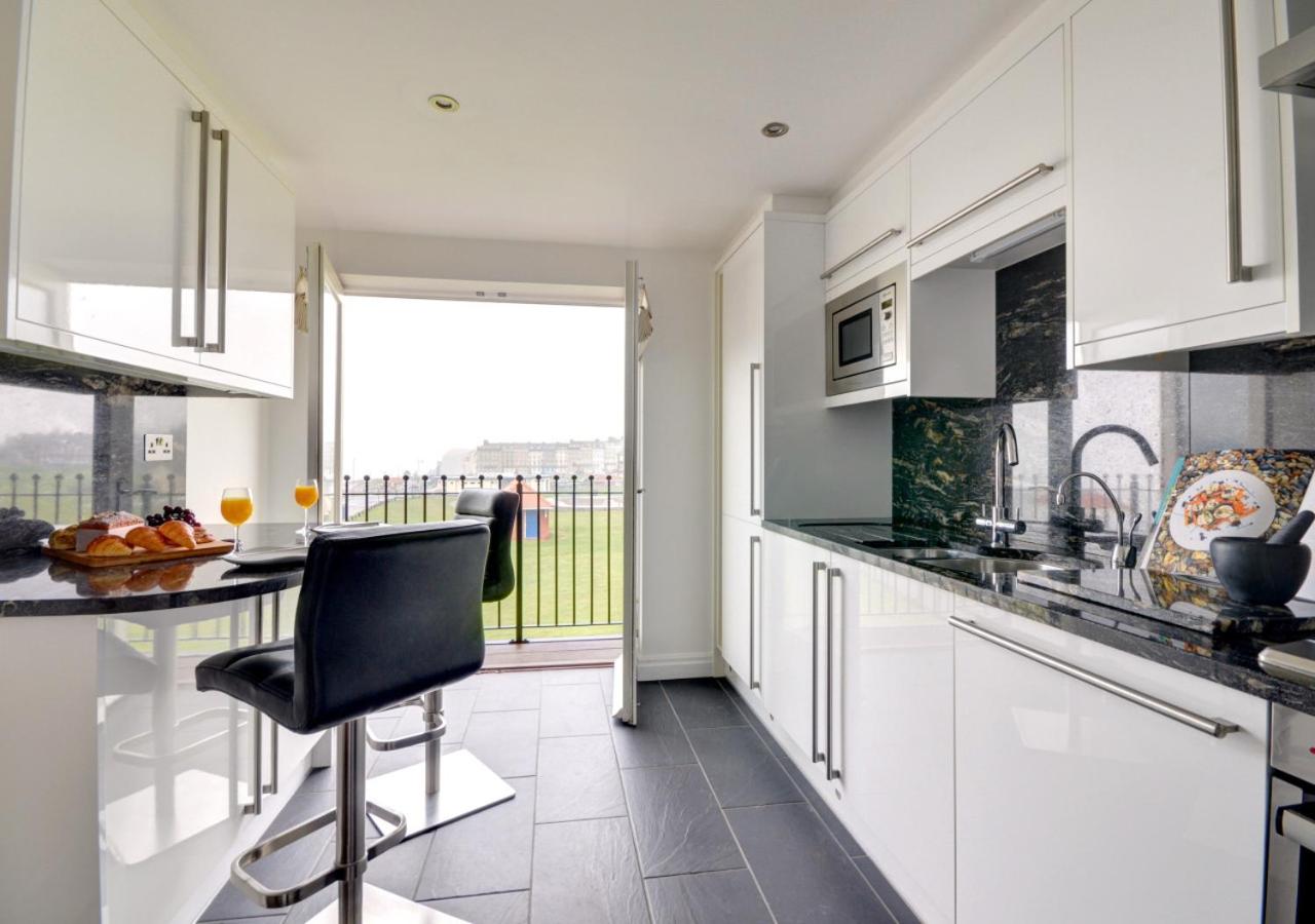 2 Bed in Whitby oc-w408