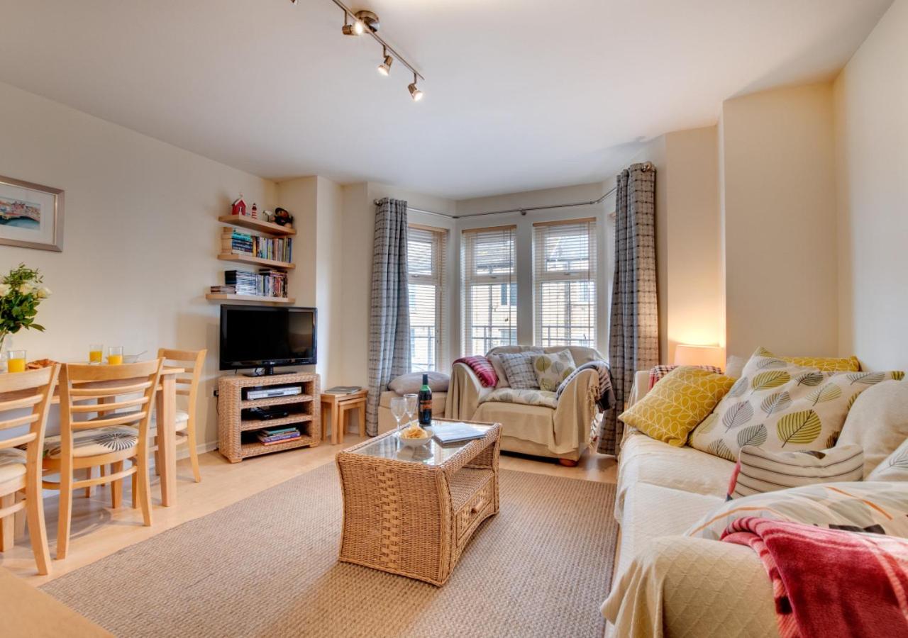 2 Bed in Whitby oc-w740