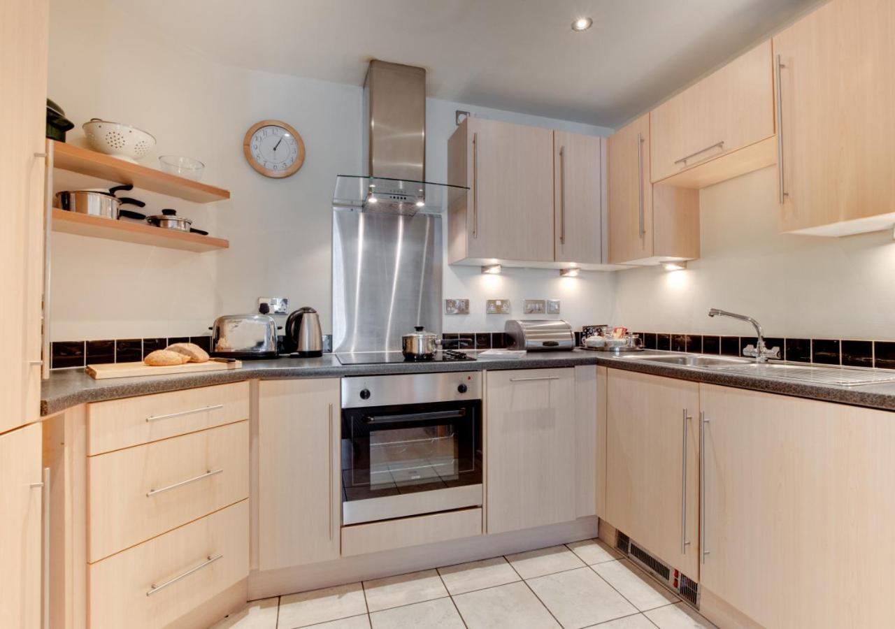 2 Bed in Whitby oc-w740