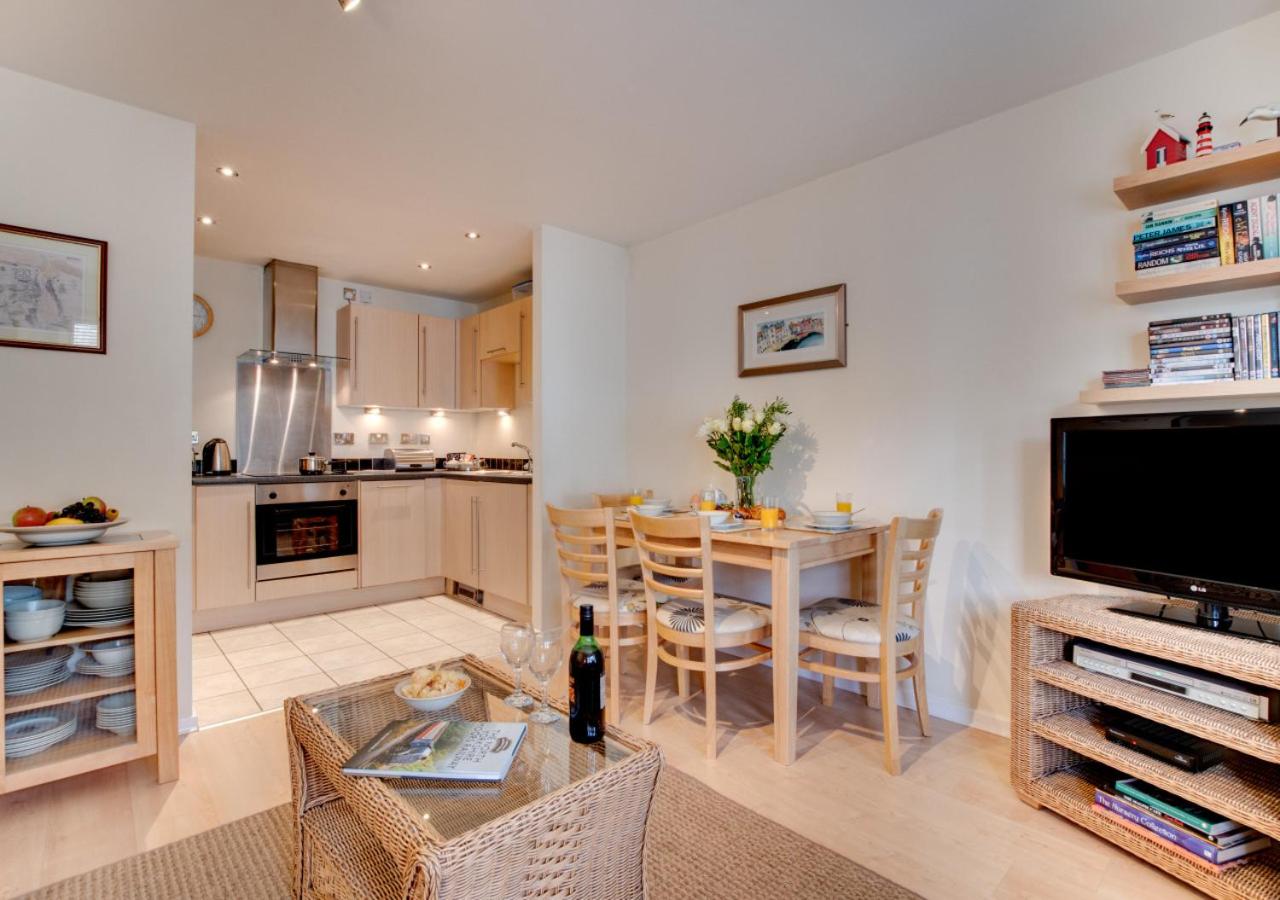 2 Bed in Whitby oc-w740