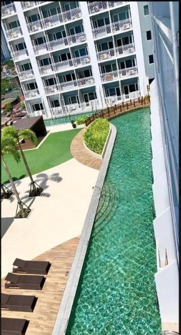 Breeze Residences - 1BR Unit with Balcony -Top Floor view 4