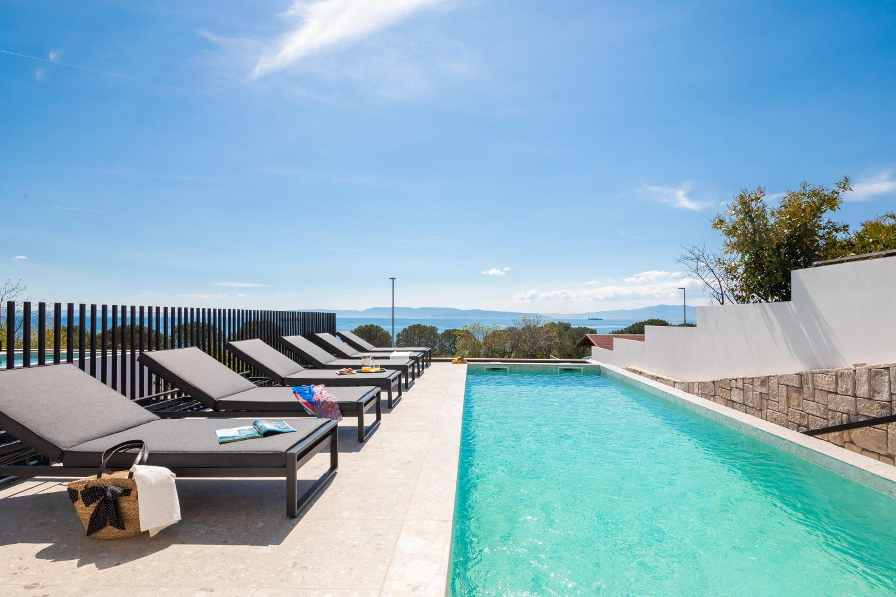 Luxury Villa Ole with Pool