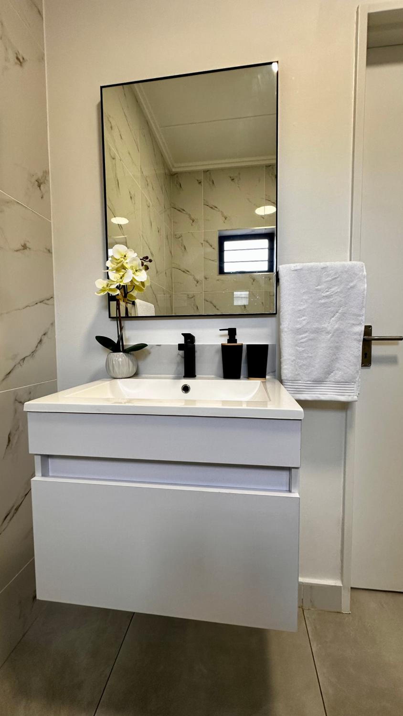Stylish Executive Apartment with Power Backup
