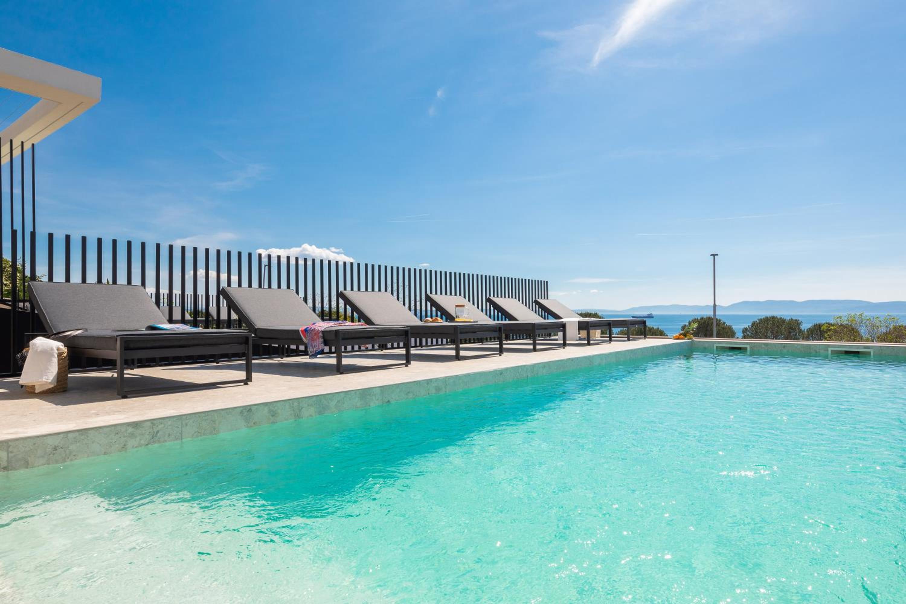 Luxury Villa Ole with Pool