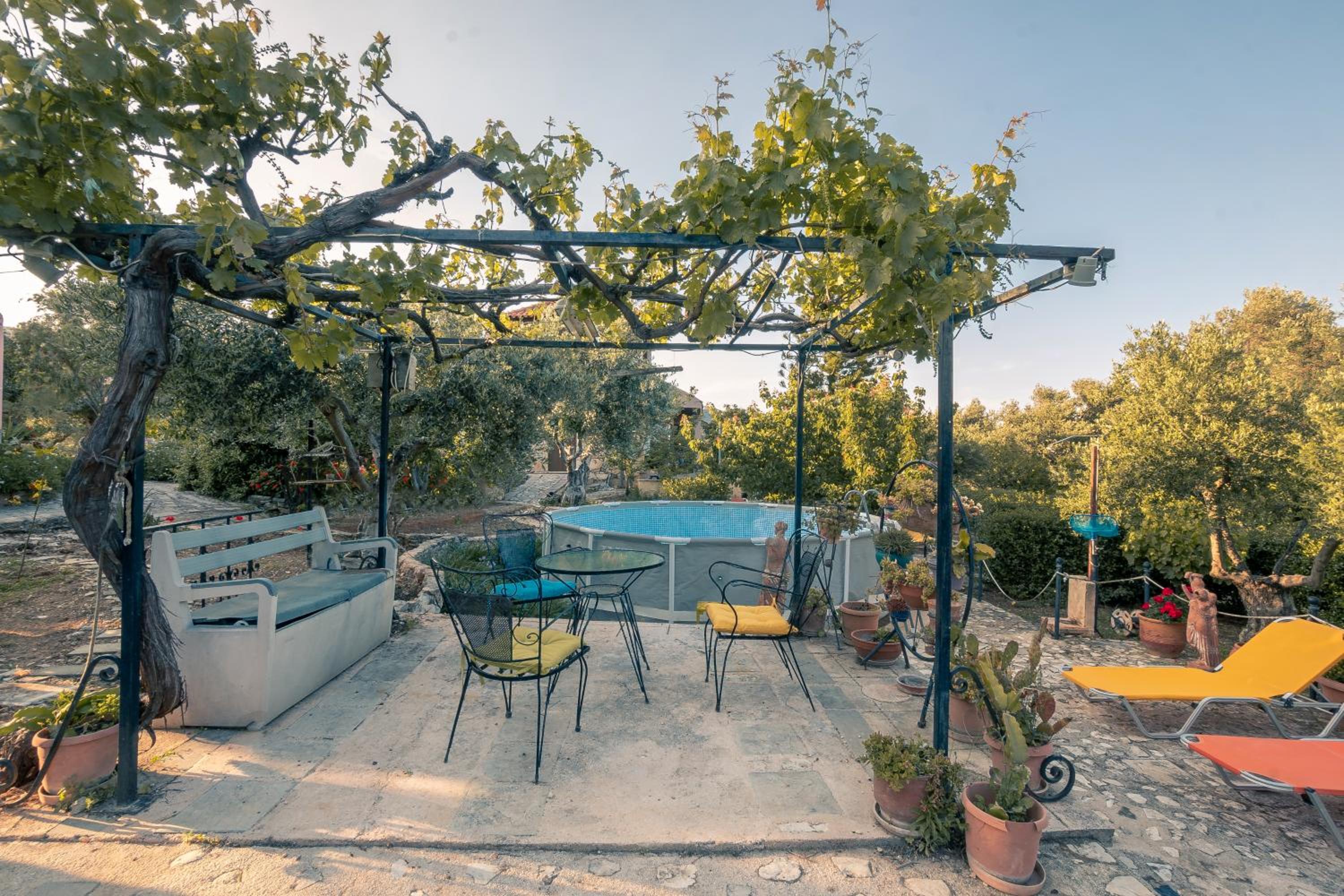 Rustic Retreat - Private Pool in Nature's Embrace