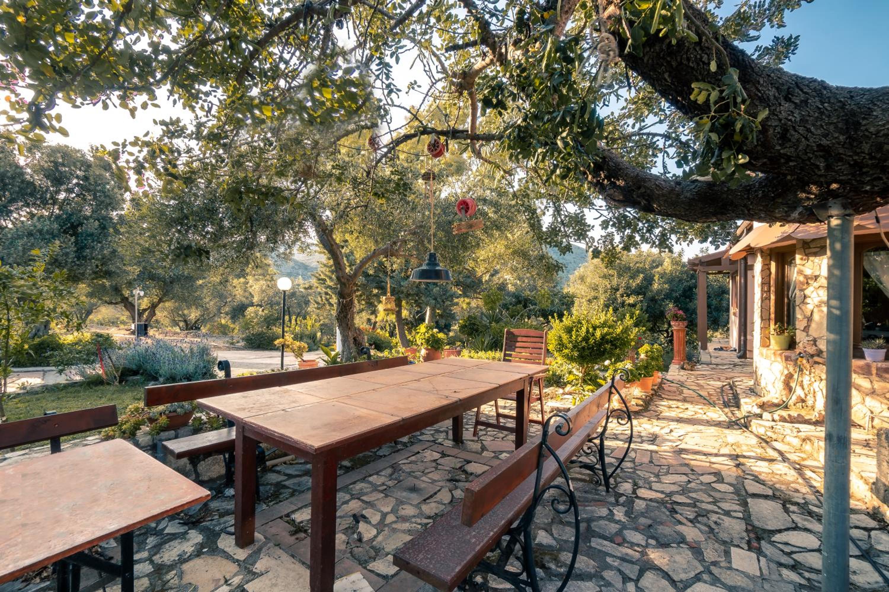 Rustic Retreat - Private Pool in Nature's Embrace