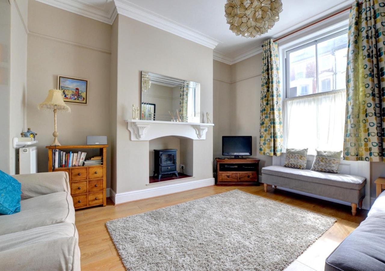 4 Bed in Whitby oc-w125