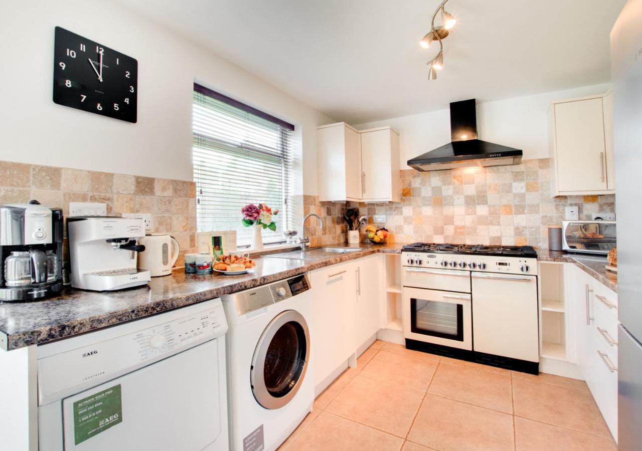3 Bed in Whitby oc-w943