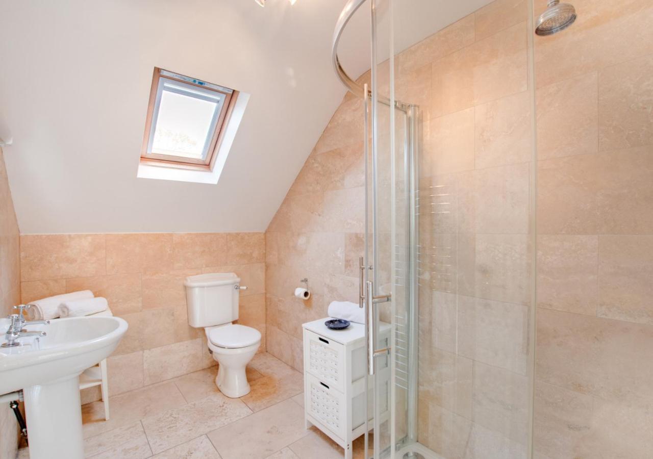 3 Bed in Whitby oc-w943