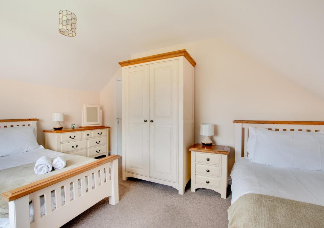3 Bed in Whitby oc-w943