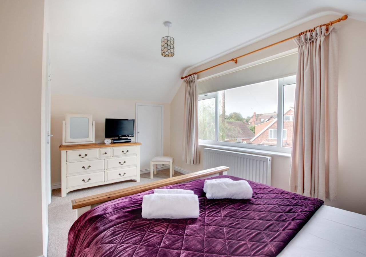 3 Bed in Whitby oc-w943