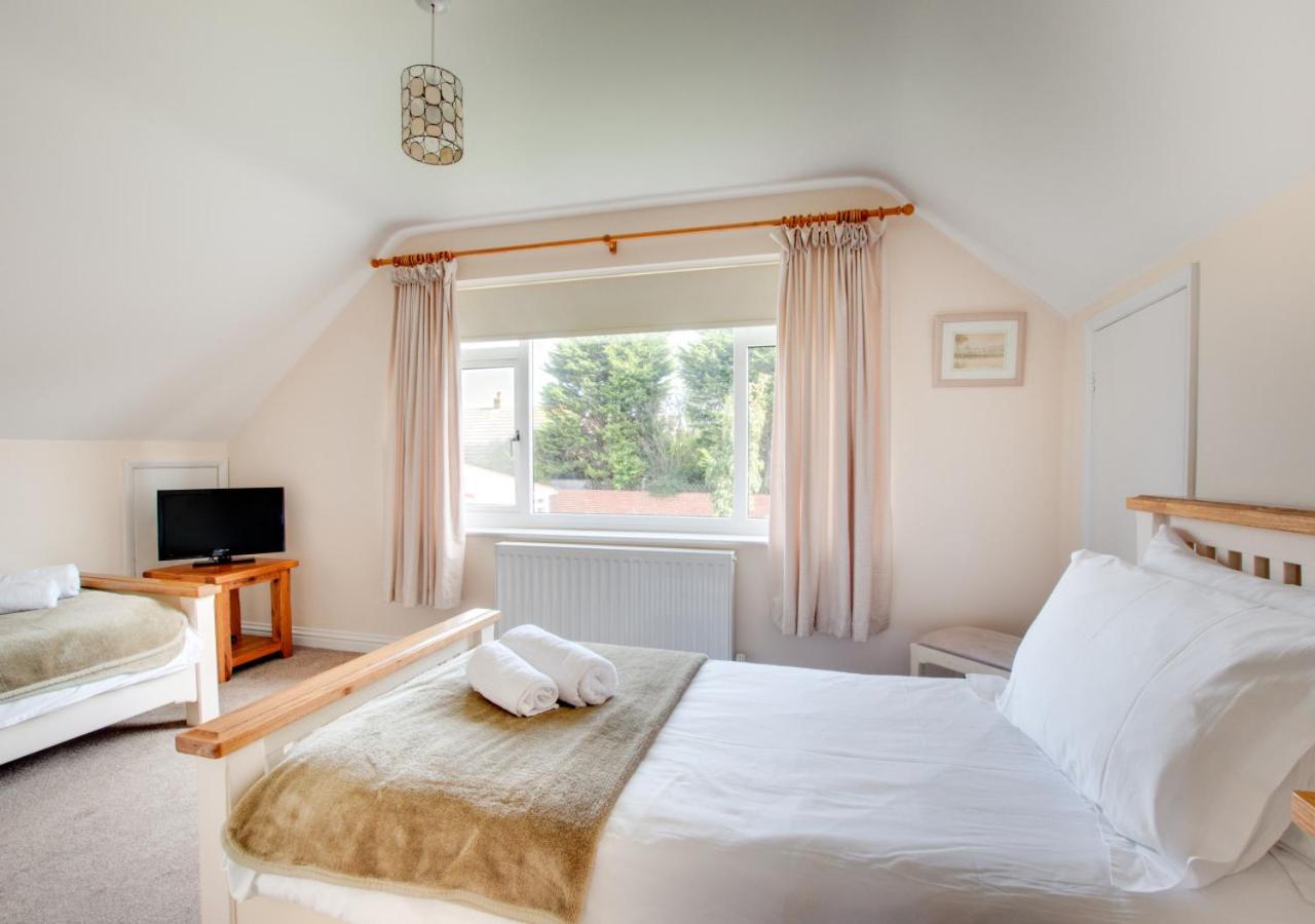 3 Bed in Whitby oc-w943