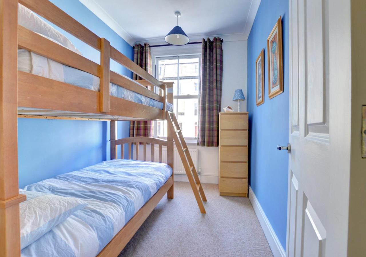 4 Bed in Whitby oc-w125