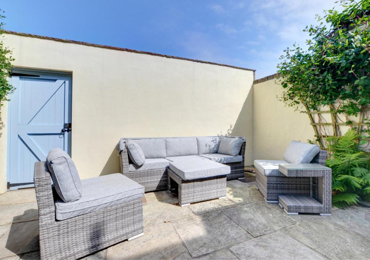4 Bed in Whitby oc-w125