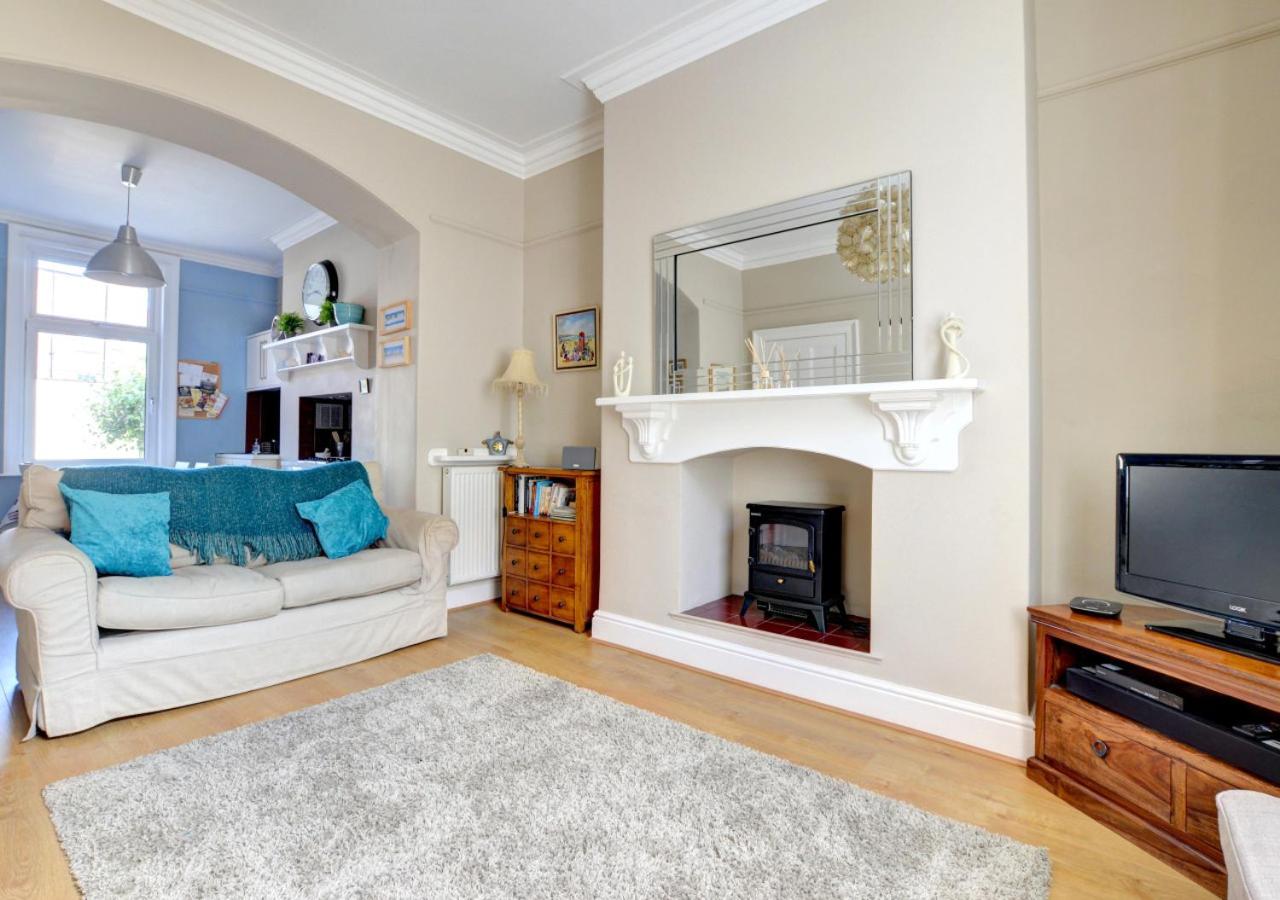 4 Bed in Whitby oc-w125