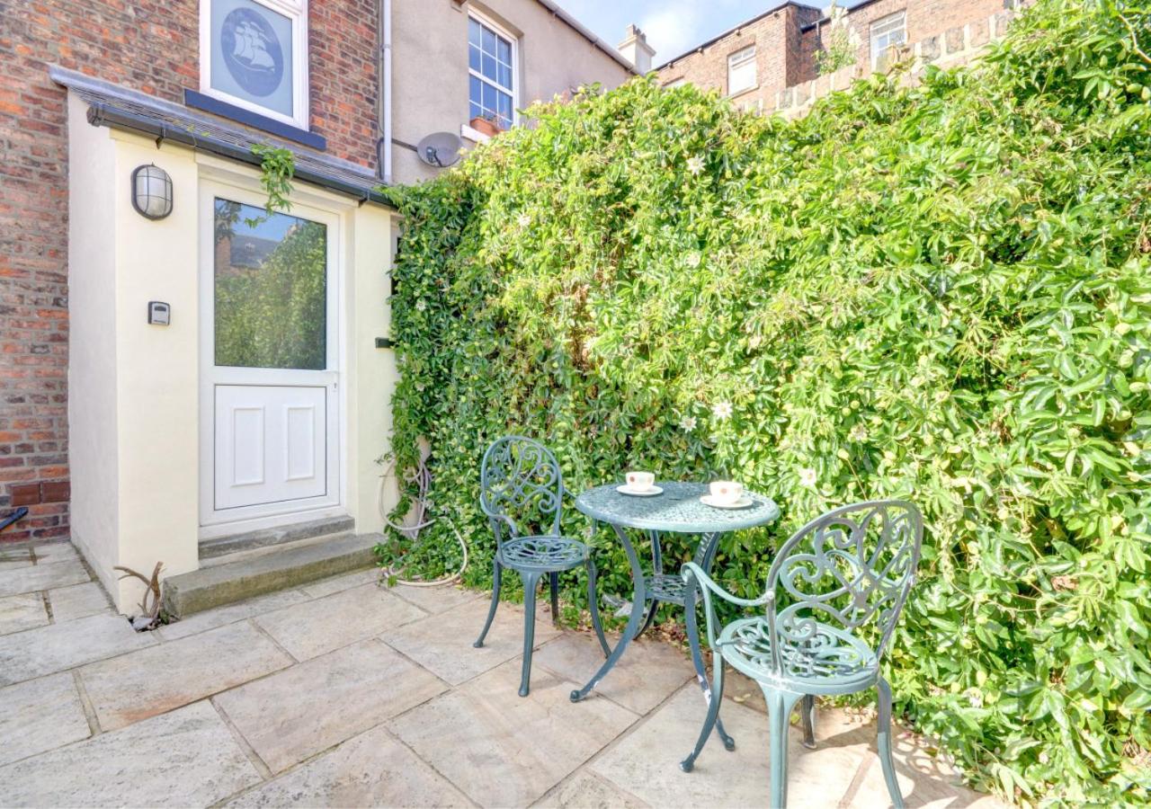 4 Bed in Whitby oc-w125