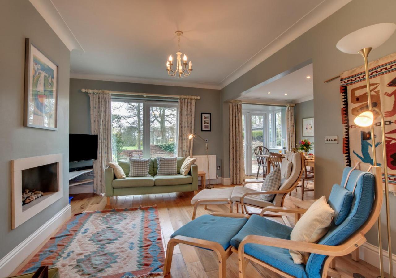 4 Bed in Filey oc-sa018
